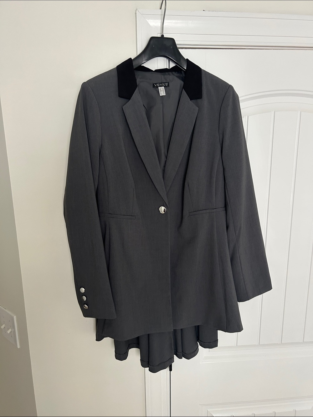 VENUS Charcoal Gray Blazer with Black Velvet Collar
